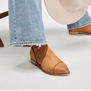 Free People Royale Flat - EUC